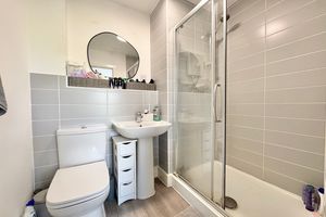 En-Suite- click for photo gallery